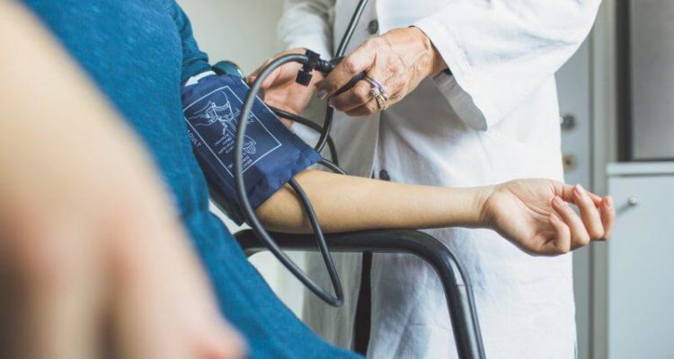 4 простых способа поддержать здоровое давление: советы для женщин