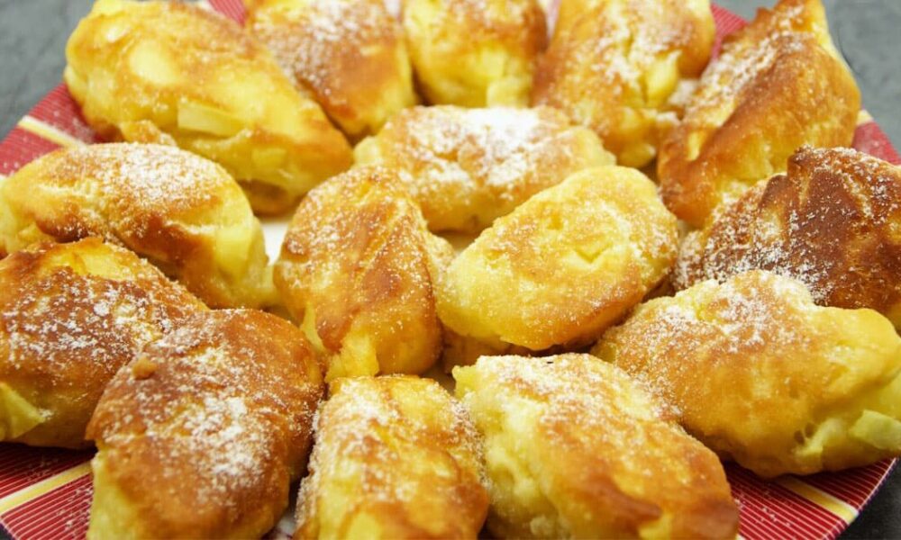 Быстрые и простые оладьи или пирожки без духовки: рецепт из доступных ингредиентов