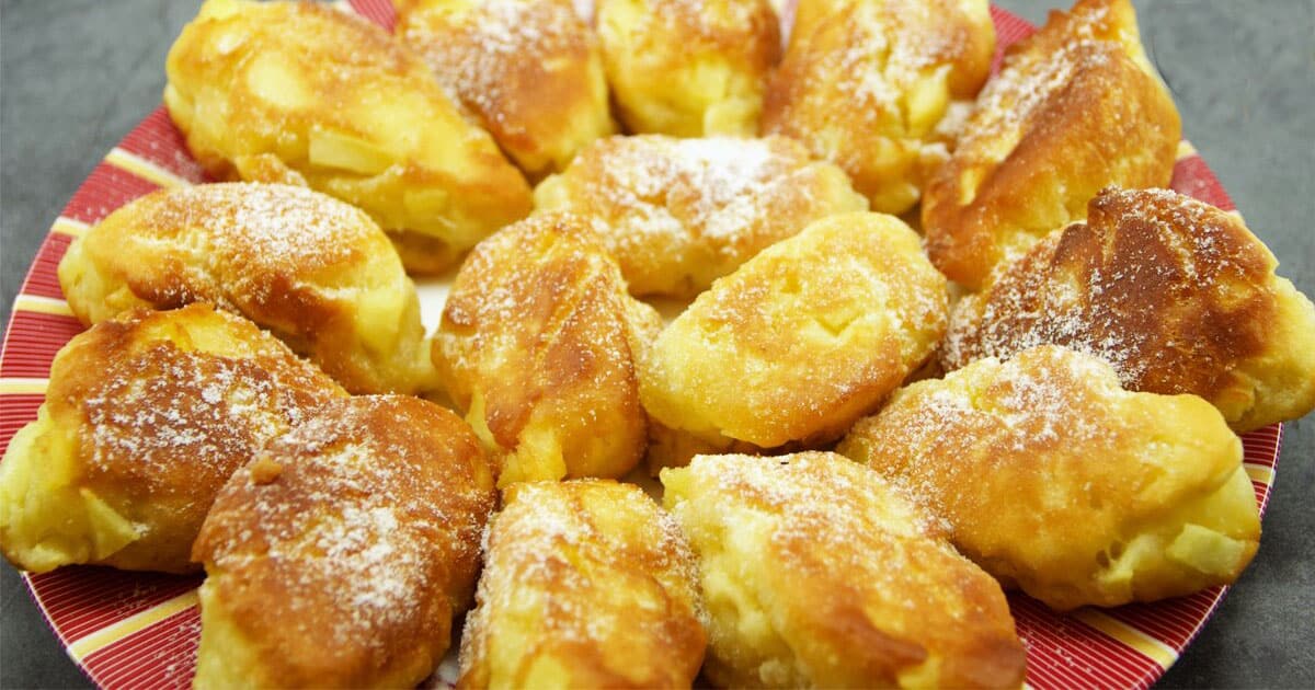 Быстрые и простые оладьи или пирожки без духовки: рецепт из доступных ингредиентов