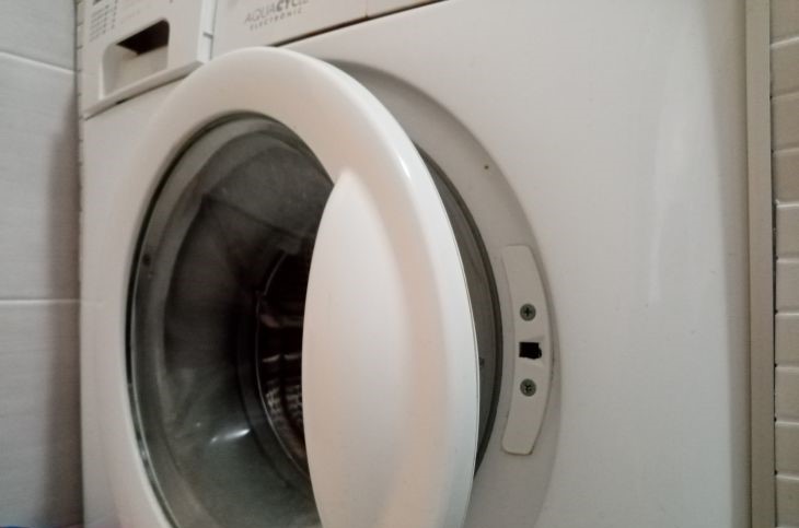 Неожиданные секреты стирки: соль, перец и масло в стиральной машине – зачем?