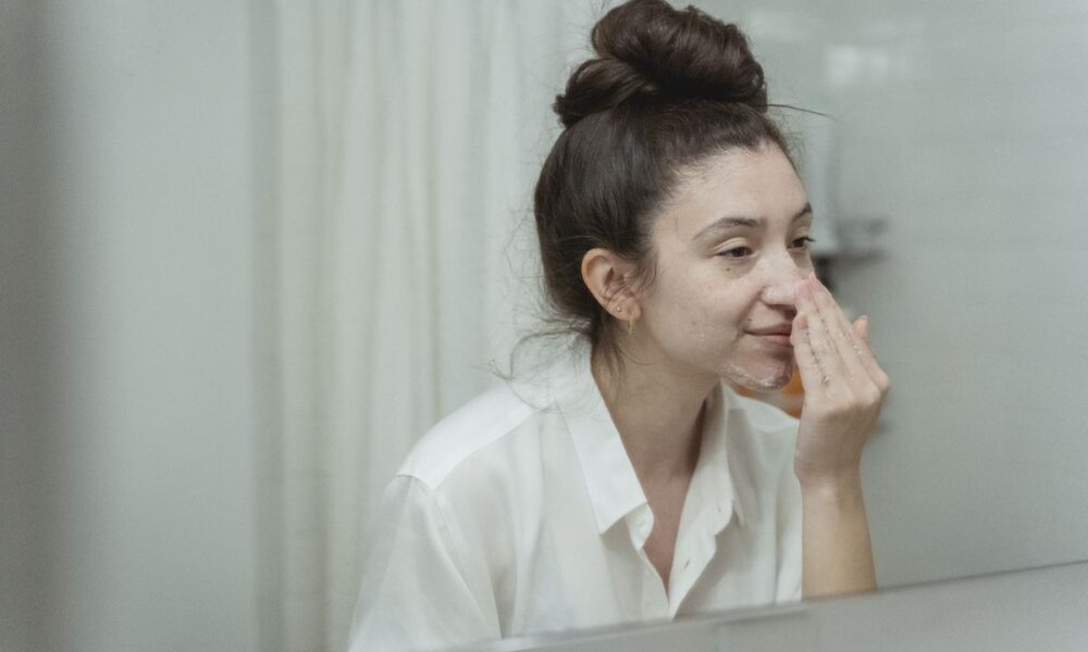 Скрабы и пилинги для лица: как выбрать и правильно использовать