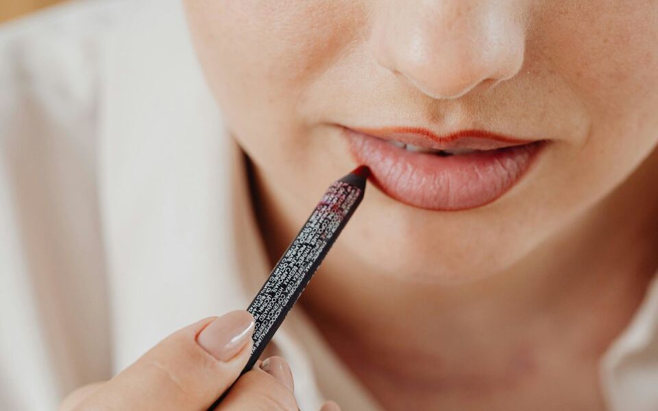 Секреты идеальных губ: советы визажистов для безупречного макияжа
