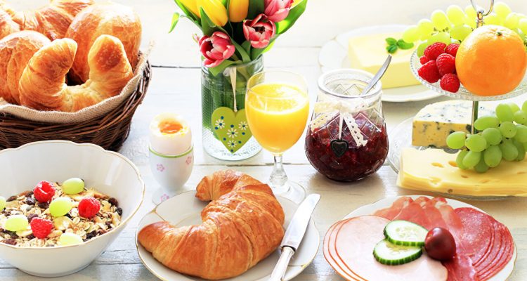 Что нельзя есть на голодный желудок: список продуктов для женского здоровья