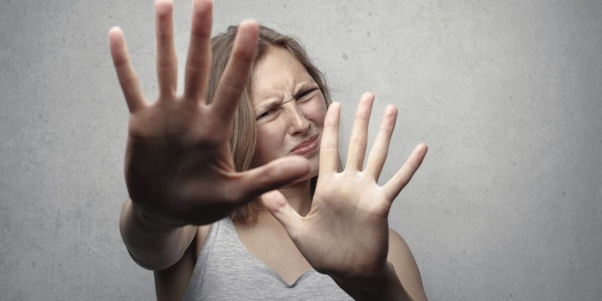 Как распознать нервный срыв и предотвратить его: полезные советы для женщин