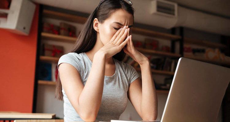 Как распознать и уменьшить перенапряжение глаз: полезные советы для женского здоровья