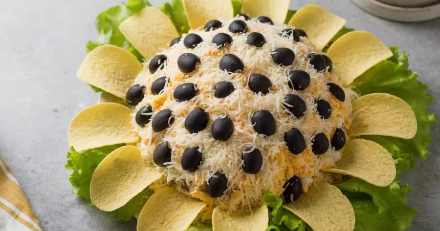 Салат Подсолнух: рецепт для праздничного стола и яркого настроения