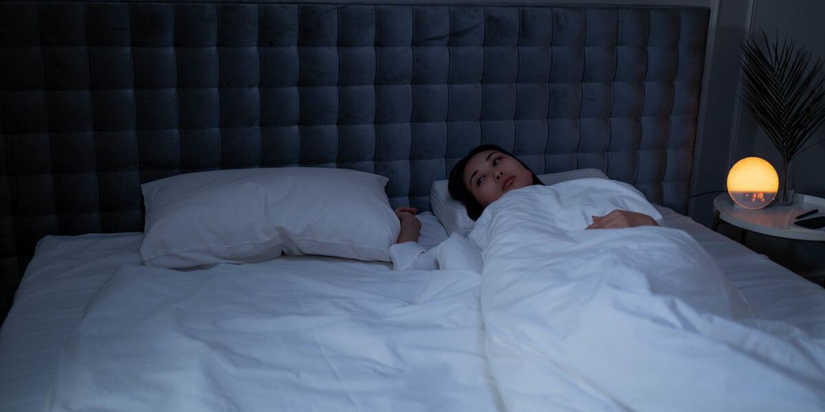 Как избавиться от тревожных мыслей перед сном: советы психолога для женщин