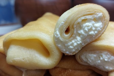 Блинчики с творогом: рецепт тонких блинов на сыворотке с нежной начинкой