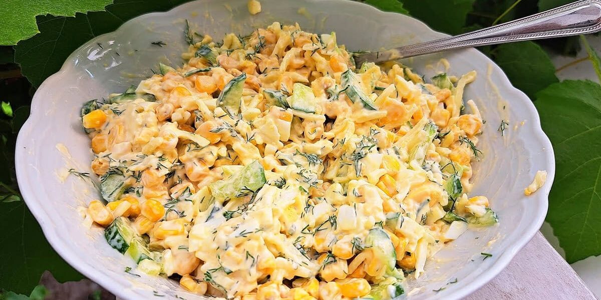 Легкий летний салат за 15 минут: простой рецепт из доступных продуктов