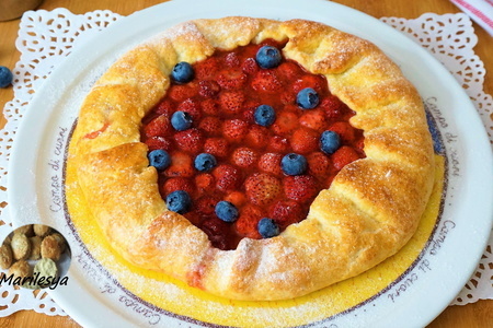 Вкусные рецепты: творожная галета и ягодный пирог