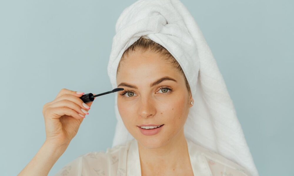 Как отрастить густые брови и длинные ресницы: домашние рецепты для красоты