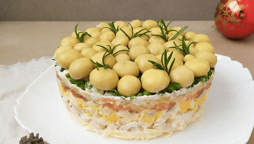 Салат "Грибная поляна": рецепт, который затмит все остальные на праздничном столе