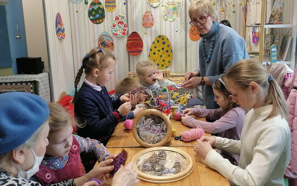 Как сохранить баланс: забота о внуках и личное счастье