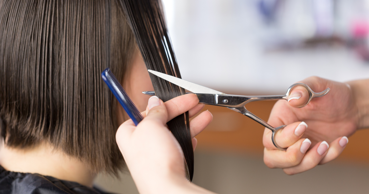 Лунный календарь стрижек на декабрь 2024: выбираем лучший день для новой прически