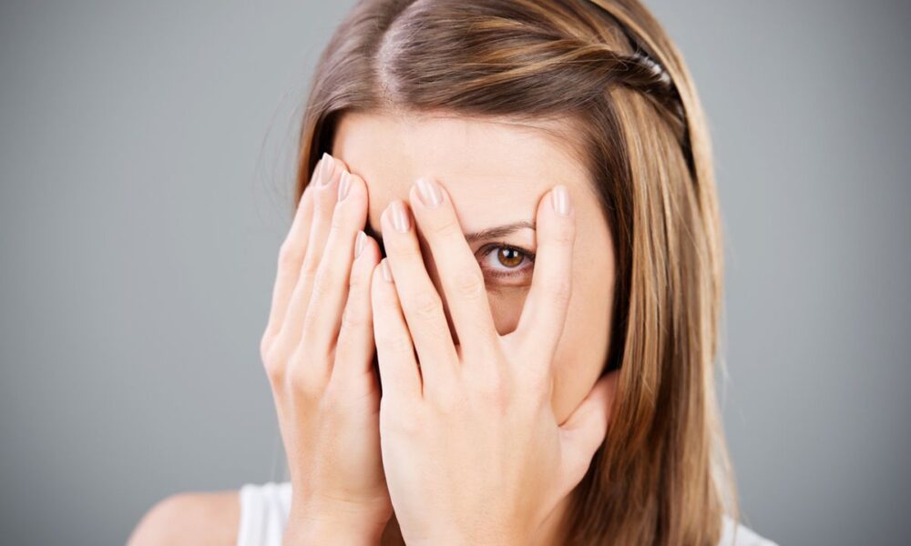 Как преодолеть стеснительность: советы психолога для счастливой жизни