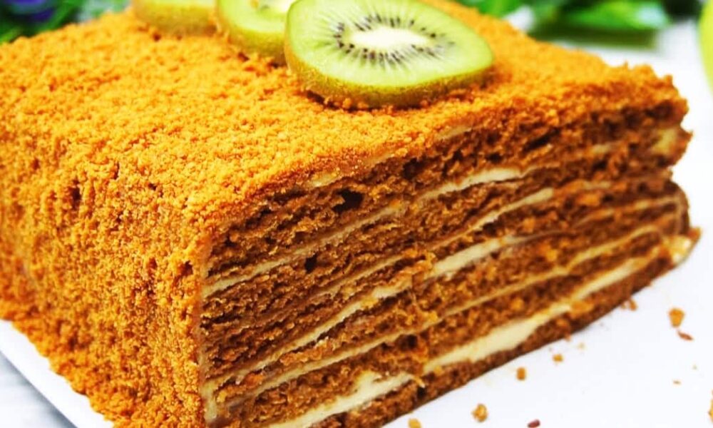 Медовик без раскатки коржей: простой рецепт для хозяек