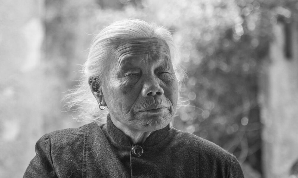 Image for: Аптечные мази от морщин: эффективная альтернатива кремам для лица. Tags: женщина, лицо, портрет, морщины, кра...