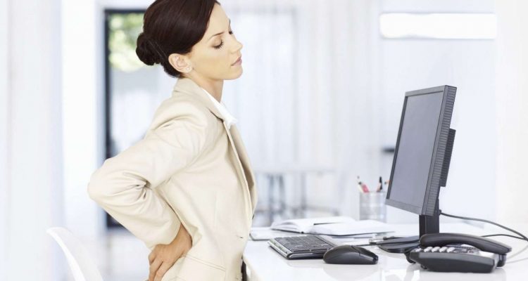 Сидячий образ жизни и здоровье почек: связь, симптомы и профилактика для женщин