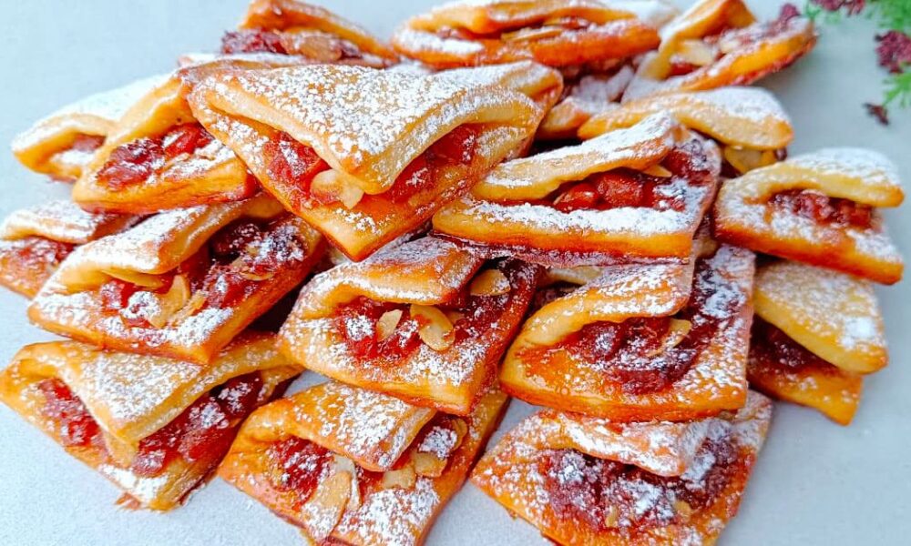 Нежное печенье на кефире с восхитительной начинкой: простой рецепт для каждой хозяйки