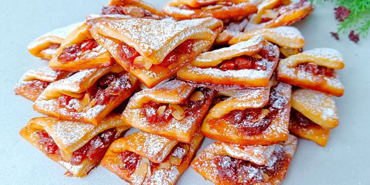 Нежное печенье на кефире с восхитительной начинкой: простой рецепт для каждой хозяйки