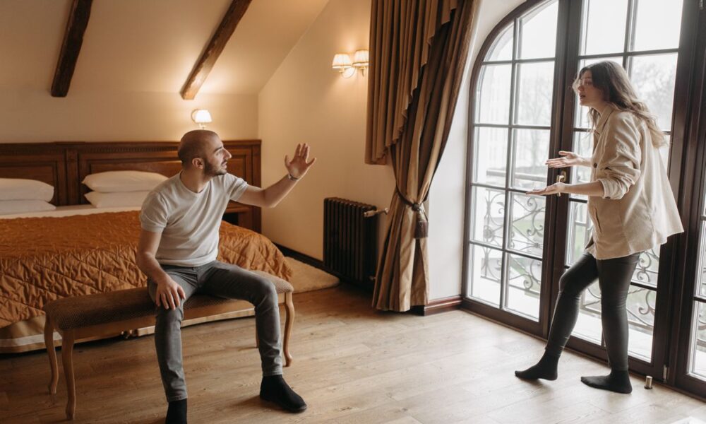 Мужчины, которые разрушают женскую самооценку: признаки и советы психолога