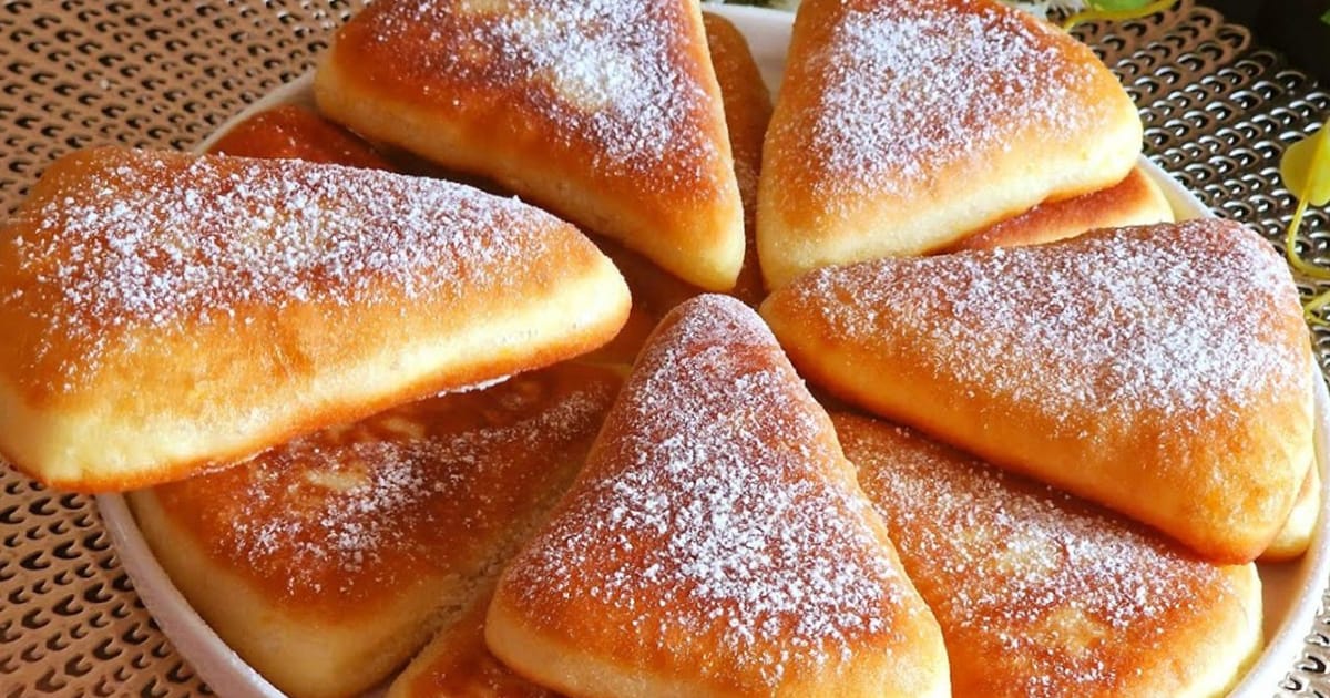 Пышные булочки к чаю: простой рецепт из яйца, муки и молока