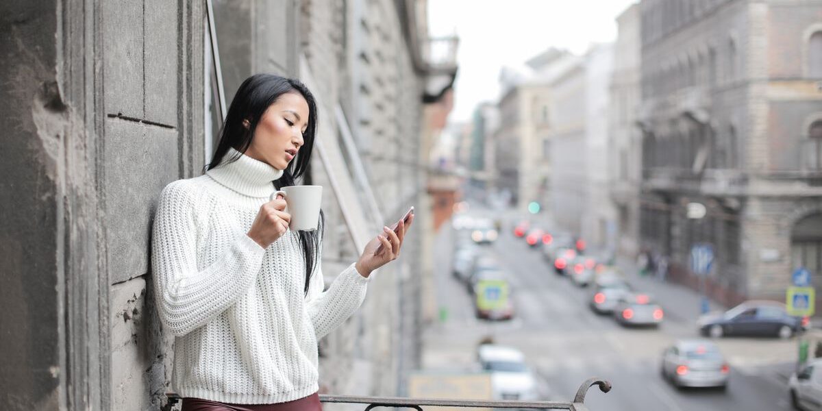 Что делать, если пишет девушка бывшего: советы психолога