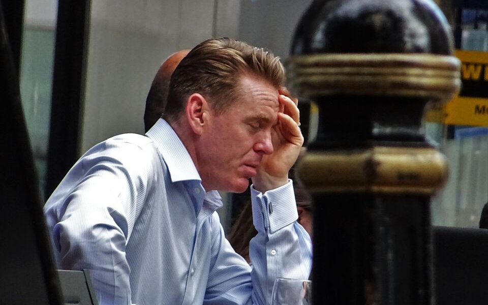 Эмоциональное выгорание: как помочь другим и не потерять себя