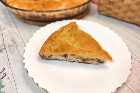 Простой и вкусный заливной пирог с курицей: рецепт для хозяек