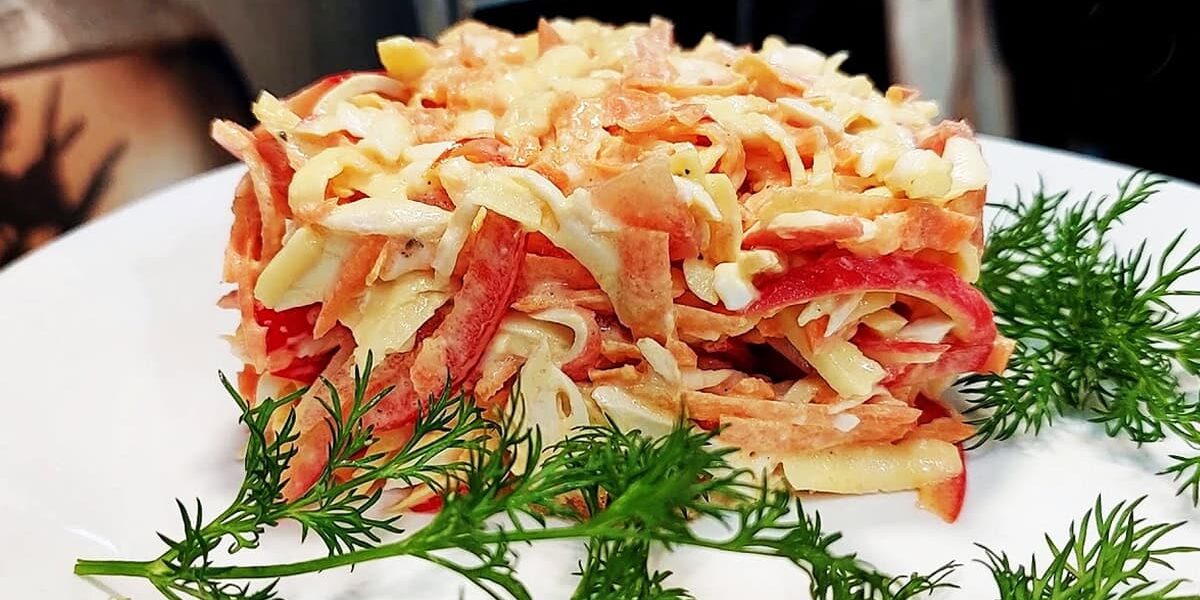 Нежный салат на 8 марта: простой рецепт для праздничного стола