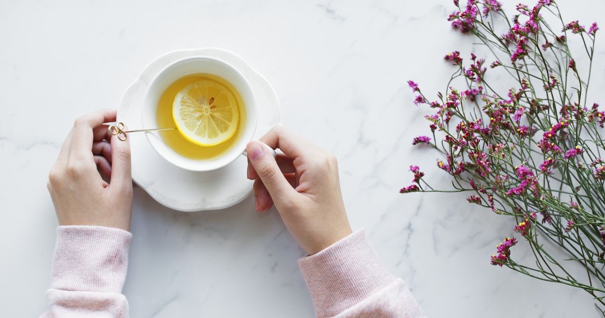 Чай с лимоном: польза и вред, как правильно пить для здоровья