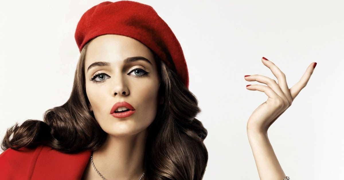 Признаки неуверенности: как поведение влияет на впечатление о женщине