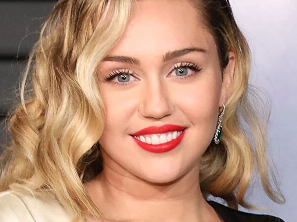 3 признака, выдающие возраст: как выглядеть моложе