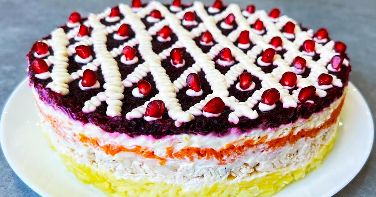 Вкусный салат на праздничный стол: рецепт, который затмит Оливье и Шубу