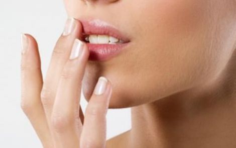 Заеды в уголках губ: причины, лечение и профилактика для женщин