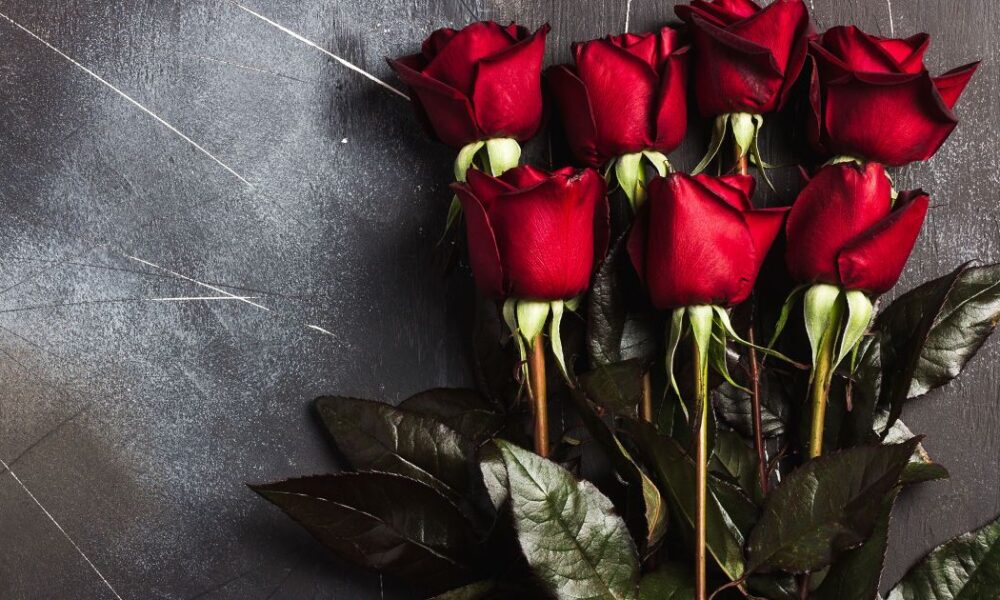 Тайны роз в доме: почему не стоит держать их в квартире