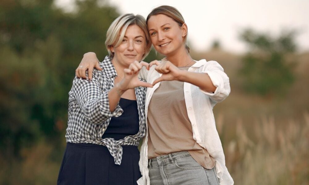 5 способов улучшить отношения с взрослой дочерью: советы для мам