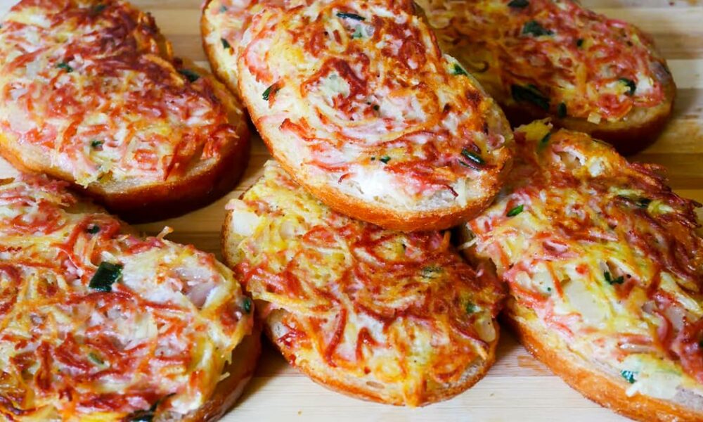 Быстрые и вкусные горячие бутерброды: рецепт из того, что есть под рукой