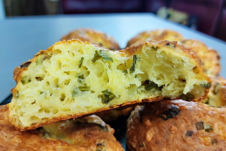 Вкусный рецепт творожно-сырных пышек для всей семьи