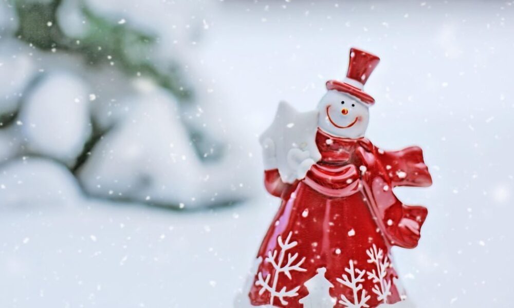 Именины в январе: кого поздравить и как отметить