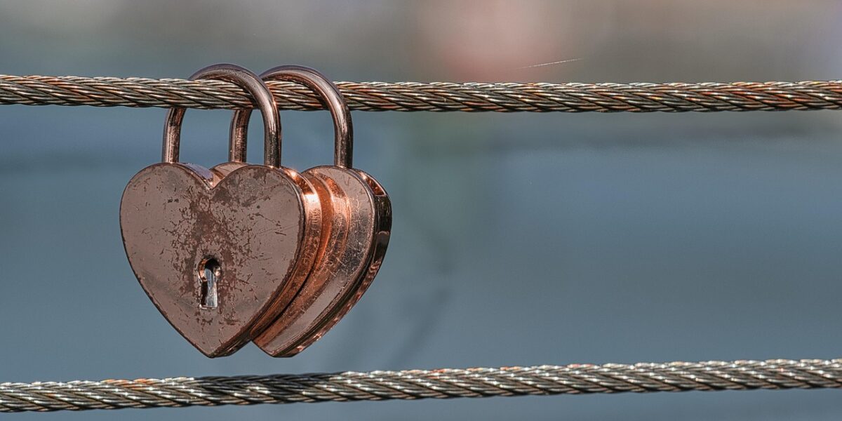 Image for: Как найти верного мужчину: психология надежных отношений. Tags: любовь замки, замки, любовь, символ любви, се...