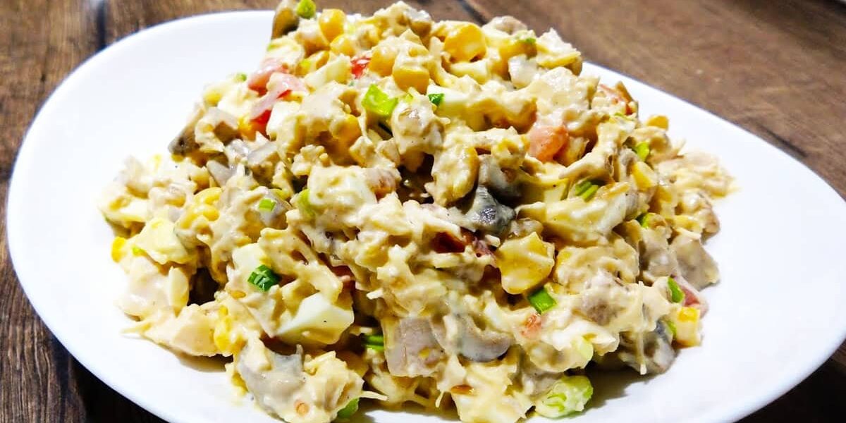 Вкусный и легкий салат: рецепт, который покорит ваше сердце