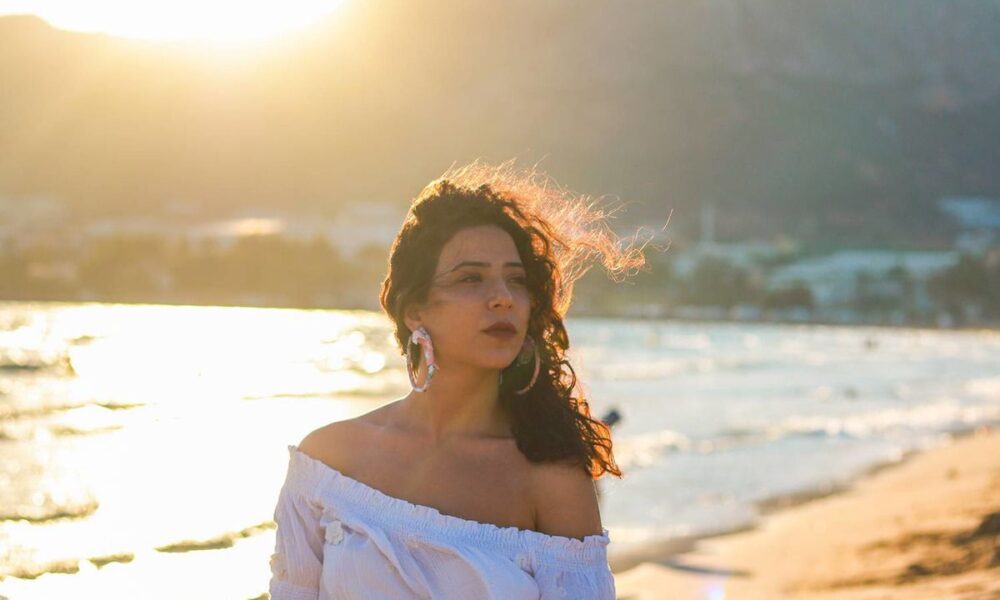 Сохраняем цвет волос летом: советы по уходу для женщин