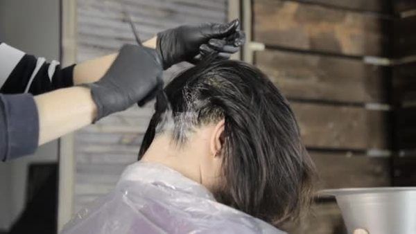 5 распространенных мифов об окрашивании волос, которые пора перестать слушать