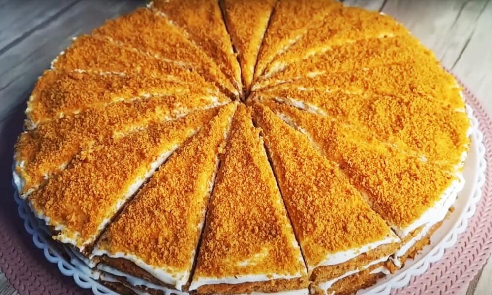 Медовик за полчаса: простой и быстрый рецепт торта для начинающих