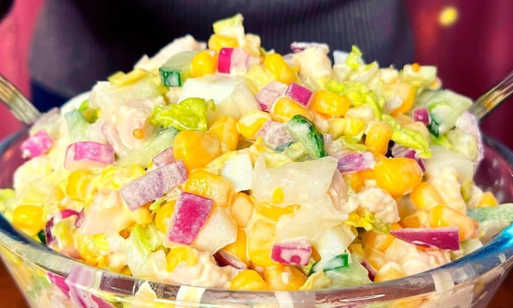 Сытный и простой салат на каждый день: любимый рецепт, который готовится круглый год