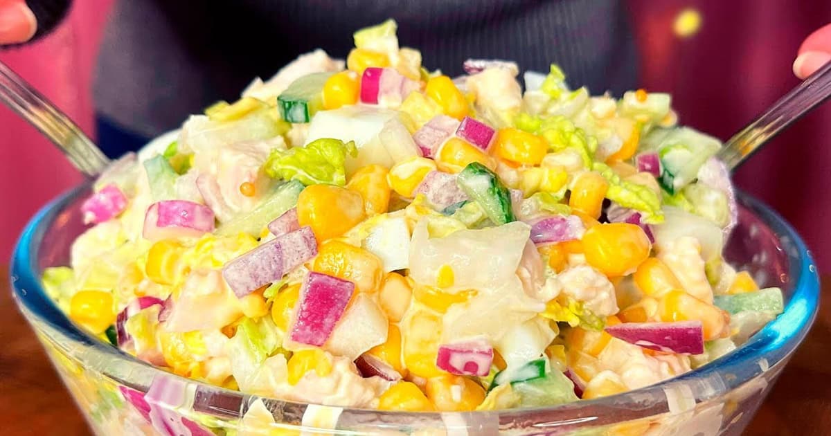 Сытный и простой салат на каждый день: любимый рецепт, который готовится круглый год