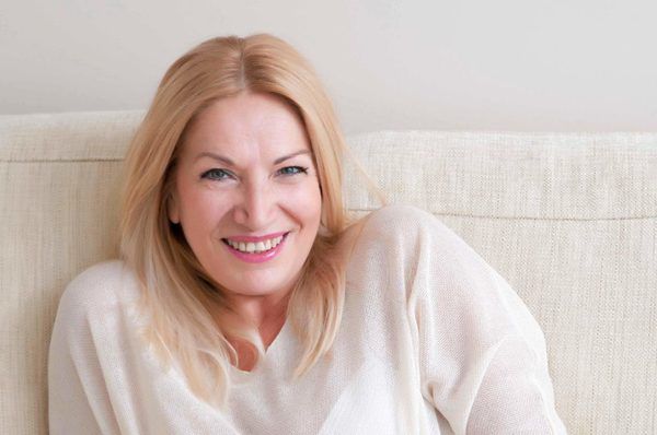 Секреты макияжа после 40: как выглядеть моложе и свежее