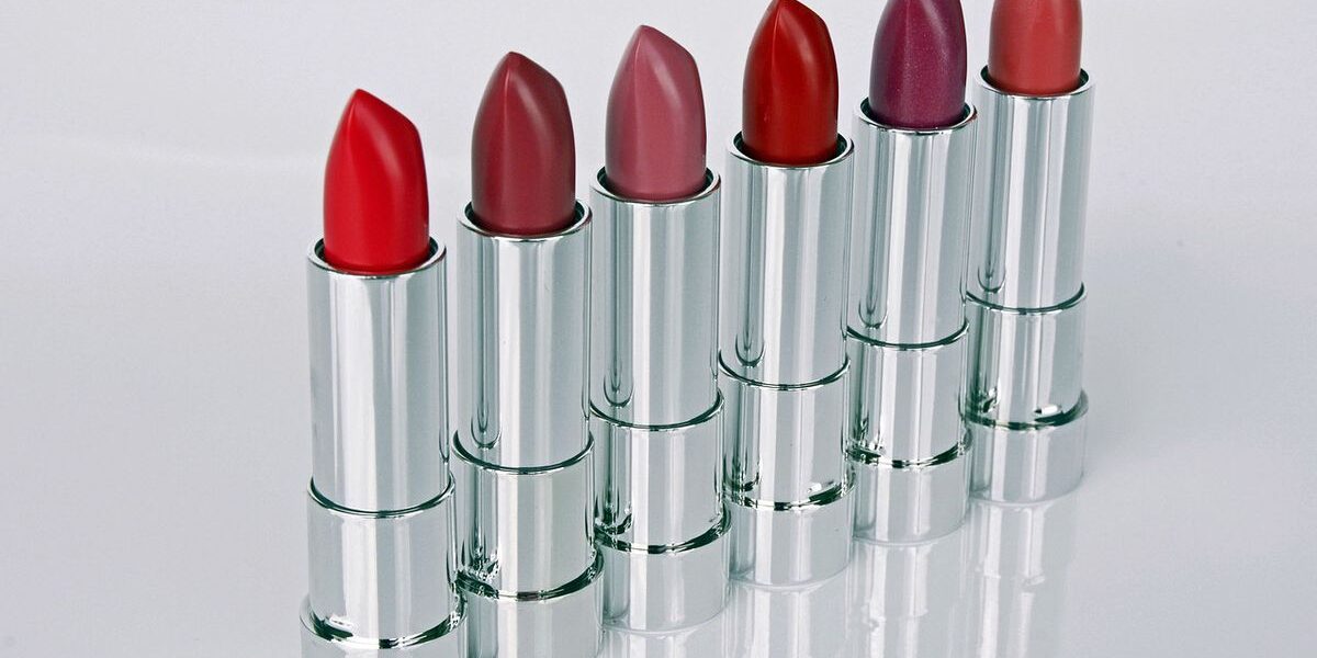 Универсальные оттенки помады: 3 цвета, которые подойдут каждой женщине