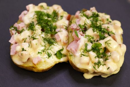 Быстрый и вкусный картофель в микроволновке: простые рецепты для женщин